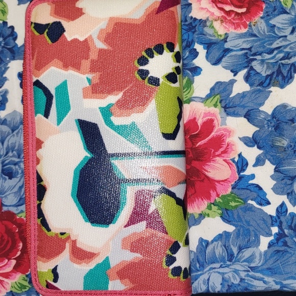 Fossil floral wallet EUC - Picture 2 of 8